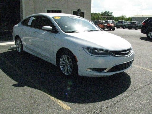2017 White Chrysler 200 Limited Platinum (1C3CCCAB6HN) with an 2.4L engine, Automatic transmission, located at 2443 Albert Pike, Hot Springs, AR, 71913, (501) 623-6255, 34.492222, -93.109993- Photo#5