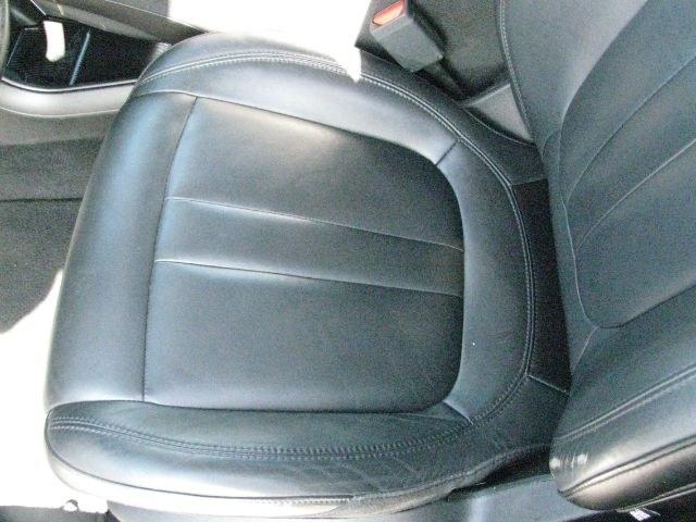 2017 White Chrysler 200 Limited Platinum (1C3CCCAB6HN) with an 2.4L engine, Automatic transmission, located at 2443 Albert Pike, Hot Springs, AR, 71913, (501) 623-6255, 34.492222, -93.109993- Photo#8