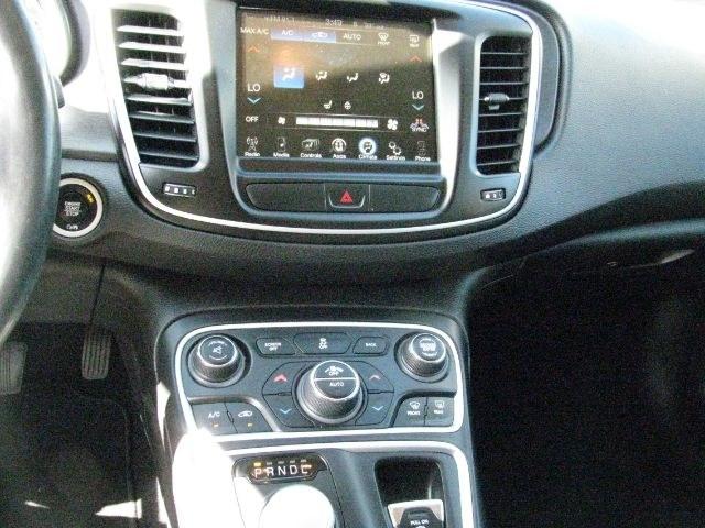 2017 White Chrysler 200 Limited Platinum (1C3CCCAB6HN) with an 2.4L engine, Automatic transmission, located at 2443 Albert Pike, Hot Springs, AR, 71913, (501) 623-6255, 34.492222, -93.109993- Photo#9