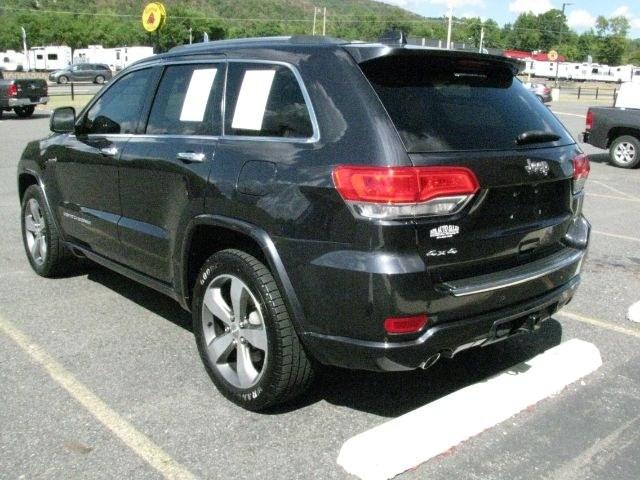 2014 Gray Jeep Grand Cherokee Overland (1C4RJFCT7EC) with an HEMI 5.7L V-8 variable valve control engine, Auto transmission, located at 2443 Albert Pike, Hot Springs, AR, 71913, (501) 623-6255, 34.492222, -93.109993- Photo#2