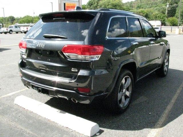 2014 Gray Jeep Grand Cherokee Overland (1C4RJFCT7EC) with an HEMI 5.7L V-8 variable valve control engine, Auto transmission, located at 2443 Albert Pike, Hot Springs, AR, 71913, (501) 623-6255, 34.492222, -93.109993- Photo#3