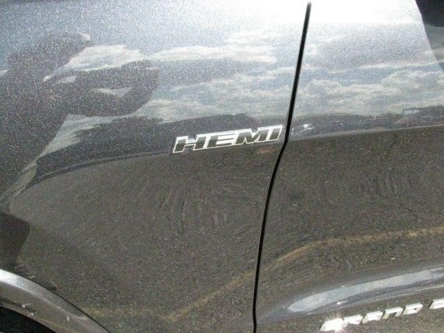 2014 Gray Jeep Grand Cherokee Overland (1C4RJFCT7EC) with an HEMI 5.7L V-8 variable valve control engine, Auto transmission, located at 2443 Albert Pike, Hot Springs, AR, 71913, (501) 623-6255, 34.492222, -93.109993- Photo#6