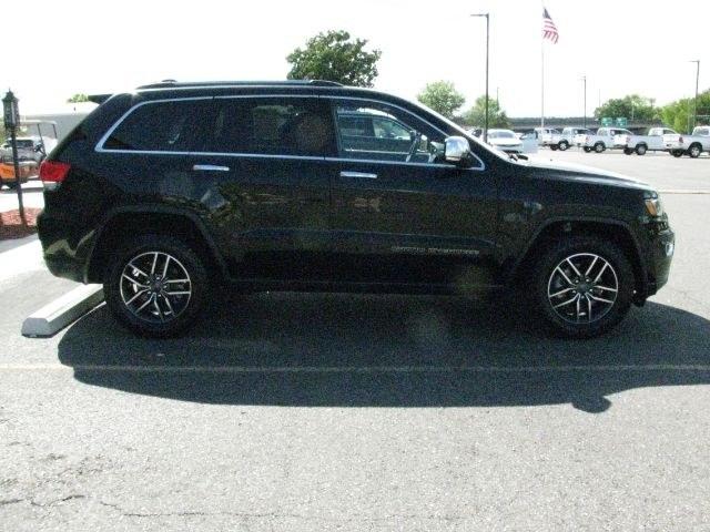 2019 Black Jeep Grand Cherokee Limited 4x4 (1C4RJFBG1KC) with an Pentastar 3.6L V-6 DOHC engine, Automatic transmission, located at 2443 Albert Pike, Hot Springs, AR, 71913, (501) 623-6255, 34.492222, -93.109993- Photo#4