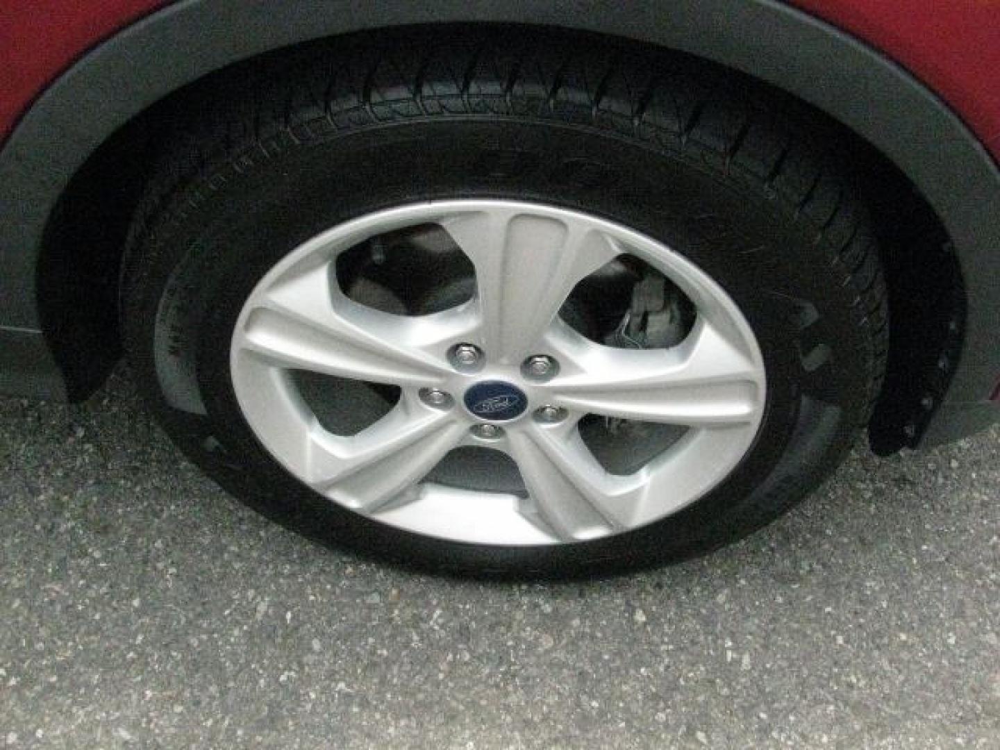 2016 Maroon Ford Escape SE (1FMCU0G77GU) with an Duratec 2.5L I-4 DOHC engine, Automatic transmission, located at 2443 Albert Pike, Hot Springs, AR, 71913, (501) 623-6255, 34.492222, -93.109993- Photo#6