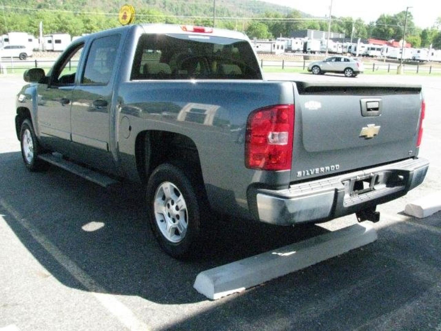 2008 Blue Chevrolet Silverado 1500 LT1 (2GCEC13CX81) with an Vortec 4.8L V-8 regular unleaded engine, Automatic transmission, located at 2443 Albert Pike, Hot Springs, AR, 71913, (501) 623-6255, 34.492222, -93.109993- Photo#4