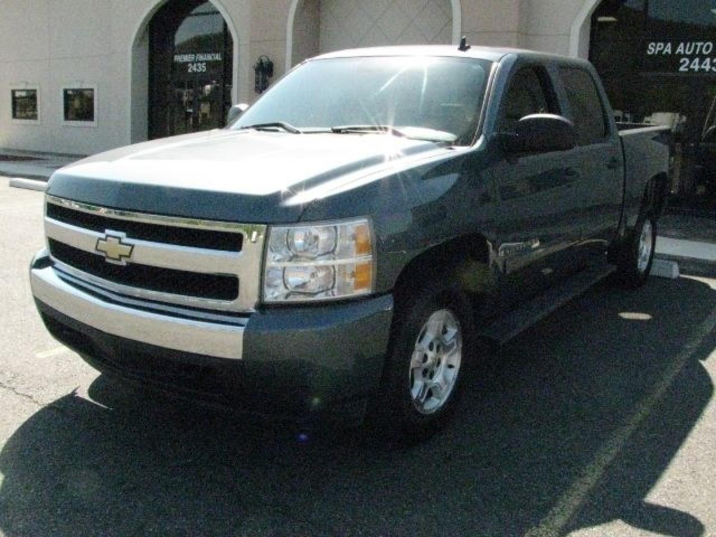 2008 Blue Chevrolet Silverado 1500 LT1 (2GCEC13CX81) with an Vortec 4.8L V-8 regular unleaded engine, Automatic transmission, located at 2443 Albert Pike, Hot Springs, AR, 71913, (501) 623-6255, 34.492222, -93.109993- Photo#6