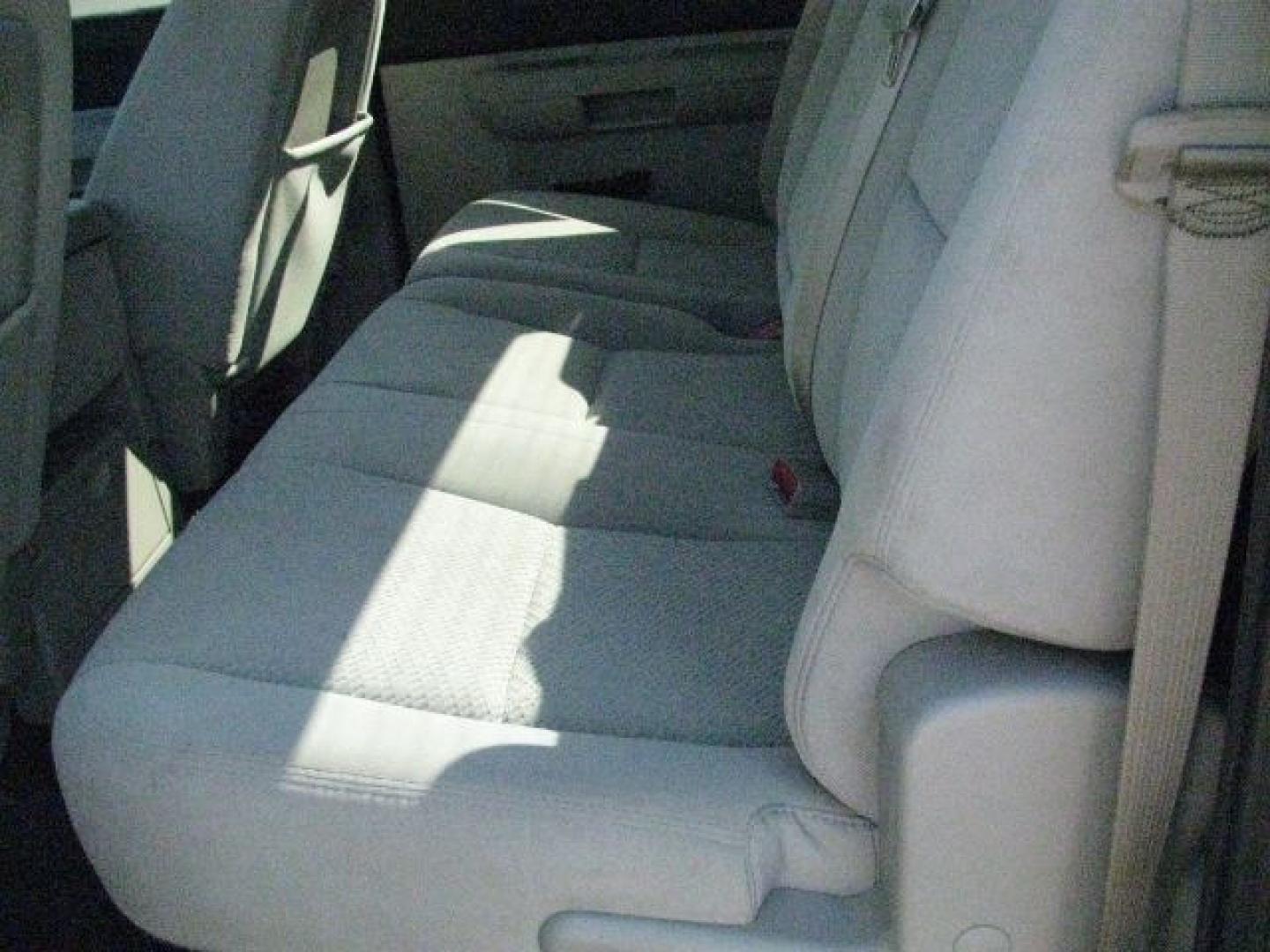 2008 Blue Chevrolet Silverado 1500 LT1 (2GCEC13CX81) with an Vortec 4.8L V-8 regular unleaded engine, Automatic transmission, located at 2443 Albert Pike, Hot Springs, AR, 71913, (501) 623-6255, 34.492222, -93.109993- Photo#8