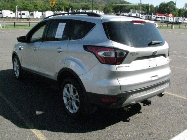 2018 Silver Ford Escape SE (1FMCU0GD3JU) with an EcoBoost 1.5L I-4 gasoline direct injection engine, automatic transmission, located at 2443 Albert Pike, Hot Springs, AR, 71913, (501) 623-6255, 34.492222, -93.109993- Photo#3