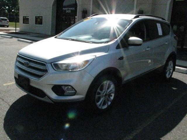 2018 Silver Ford Escape SE (1FMCU0GD3JU) with an EcoBoost 1.5L I-4 gasoline direct injection engine, automatic transmission, located at 2443 Albert Pike, Hot Springs, AR, 71913, (501) 623-6255, 34.492222, -93.109993- Photo#5