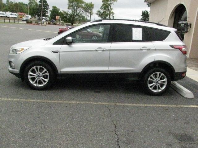 2017 Silver Ford Escape SE (1FMCU9GDXHU) with an EcoBoost 1.5L I-4 gasoline direct injection engine, Automatic transmission, located at 2443 Albert Pike, Hot Springs, AR, 71913, (501) 623-6255, 34.492222, -93.109993- Photo#1