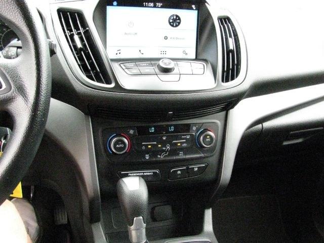 2017 Silver Ford Escape SE (1FMCU9GDXHU) with an EcoBoost 1.5L I-4 gasoline direct injection engine, Automatic transmission, located at 2443 Albert Pike, Hot Springs, AR, 71913, (501) 623-6255, 34.492222, -93.109993- Photo#9