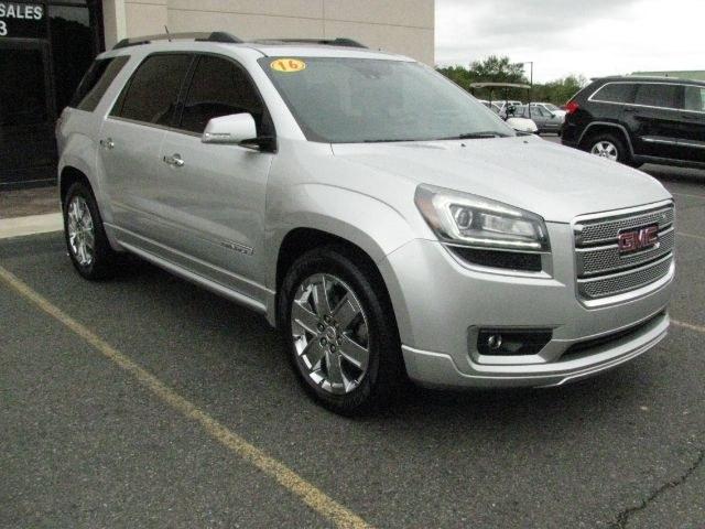 2016 Silver GMC Acadia Denali (1GKKRTKD9GJ) with an 3.6L V-6 gasoline direct injection engine, Automatic transmission, located at 2443 Albert Pike, Hot Springs, AR, 71913, (501) 623-6255, 34.492222, -93.109993- Photo#5