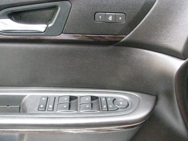 2016 Silver GMC Acadia Denali (1GKKRTKD9GJ) with an 3.6L V-6 gasoline direct injection engine, Automatic transmission, located at 2443 Albert Pike, Hot Springs, AR, 71913, (501) 623-6255, 34.492222, -93.109993- Photo#10