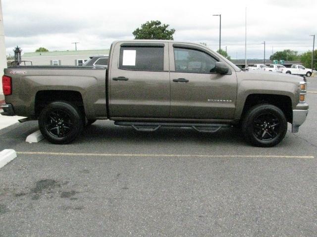 2014 Brown Chevrolet Silverado 1500 1LT (3GCUKREC1EG) with an EcoTec3 5.3L V-8 direct injection engine, Automatic transmission, located at 2443 Albert Pike, Hot Springs, AR, 71913, (501) 623-6255, 34.492222, -93.109993- Photo#4