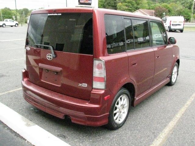 2006 Maroon Scion xB Base (JTLKT324964) with an 1.5l engine, Automatic transmission, located at 2443 Albert Pike, Hot Springs, AR, 71913, (501) 623-6255, 34.492222, -93.109993- Photo#3