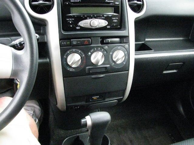 2006 Maroon Scion xB Base (JTLKT324964) with an 1.5l engine, Automatic transmission, located at 2443 Albert Pike, Hot Springs, AR, 71913, (501) 623-6255, 34.492222, -93.109993- Photo#9