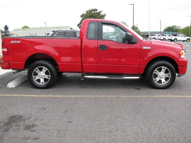 2004 Red Ford F-150 XL (1FTRF12W24N) with an Triton 4.6L V-8 regular gasoline engine, Automatic transmission, located at 2443 Albert Pike, Hot Springs, AR, 71913, (501) 623-6255, 34.492222, -93.109993- Photo#5