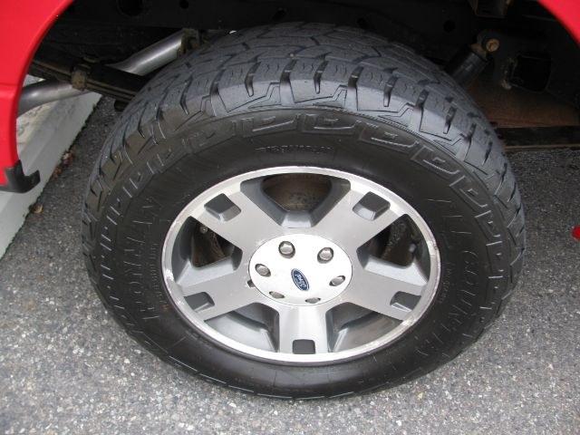 2004 Red Ford F-150 XL (1FTRF12W24N) with an Triton 4.6L V-8 regular gasoline engine, Automatic transmission, located at 2443 Albert Pike, Hot Springs, AR, 71913, (501) 623-6255, 34.492222, -93.109993- Photo#7