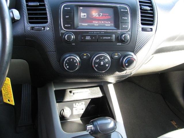 2015 White Kia Forte EX (KNAFX4A80F5) with an 2.0L L4 DOHC 16V engine, 6-Speed Automatic transmission, located at 2443 Albert Pike, Hot Springs, AR, 71913, (501) 623-6255, 34.492222, -93.109993- Photo#9