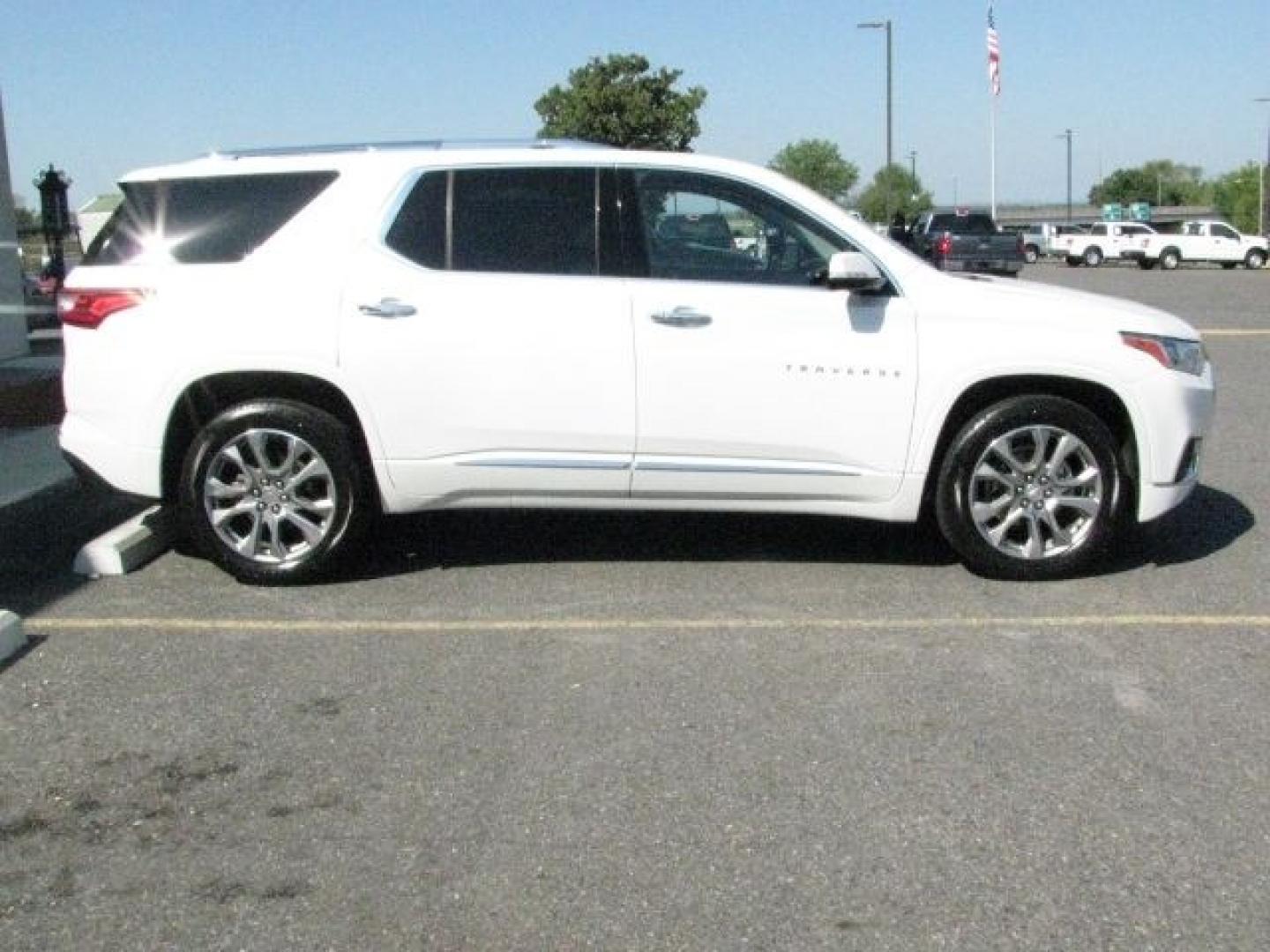 2019 White Chevrolet Traverse Premier (1GNERKKW7KJ) with an 3.6L V-6 direct injection engine, Automatic transmission, located at 2443 Albert Pike, Hot Springs, AR, 71913, (501) 623-6255, 34.492222, -93.109993- Photo#1