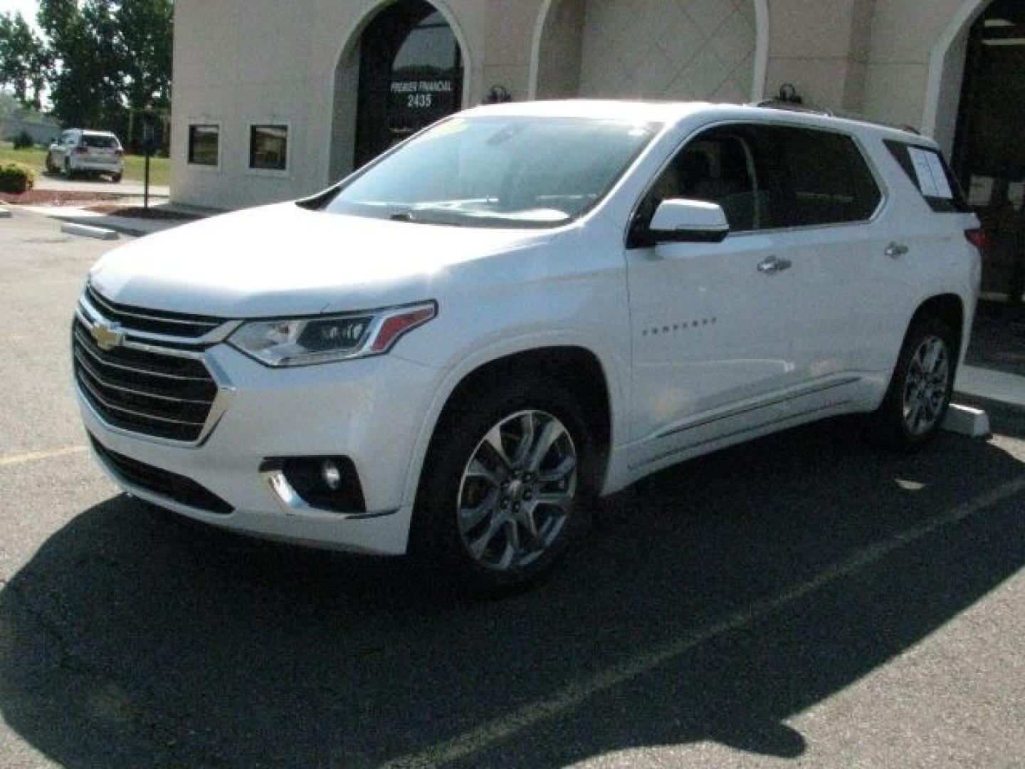 2019 White Chevrolet Traverse Premier (1GNERKKW7KJ) with an 3.6L V-6 direct injection engine, Automatic transmission, located at 2443 Albert Pike, Hot Springs, AR, 71913, (501) 623-6255, 34.492222, -93.109993- Photo#5