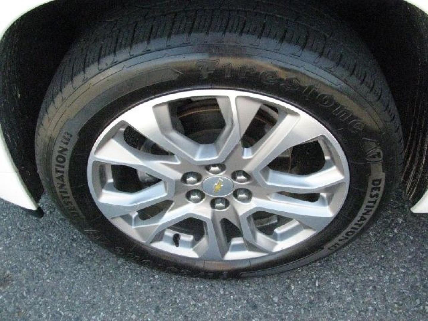 2019 White Chevrolet Traverse Premier (1GNERKKW7KJ) with an 3.6L V-6 direct injection engine, Automatic transmission, located at 2443 Albert Pike, Hot Springs, AR, 71913, (501) 623-6255, 34.492222, -93.109993- Photo#6