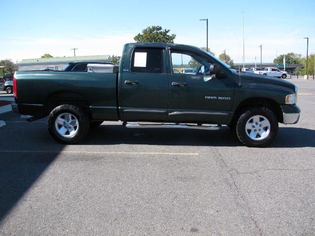 2002 Green Dodge Ram 1500 ST (3D7HU18Z12G) with an Magnum 5.9L V-8 regular gasoline engine, Automatic transmission, located at 2443 Albert Pike, Hot Springs, AR, 71913, (501) 623-6255, 34.492222, -93.109993- Photo#1