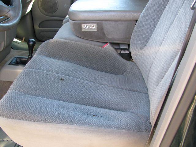 2002 Green Dodge Ram 1500 ST (3D7HU18Z12G) with an Magnum 5.9L V-8 regular gasoline engine, Automatic transmission, located at 2443 Albert Pike, Hot Springs, AR, 71913, (501) 623-6255, 34.492222, -93.109993- Photo#9