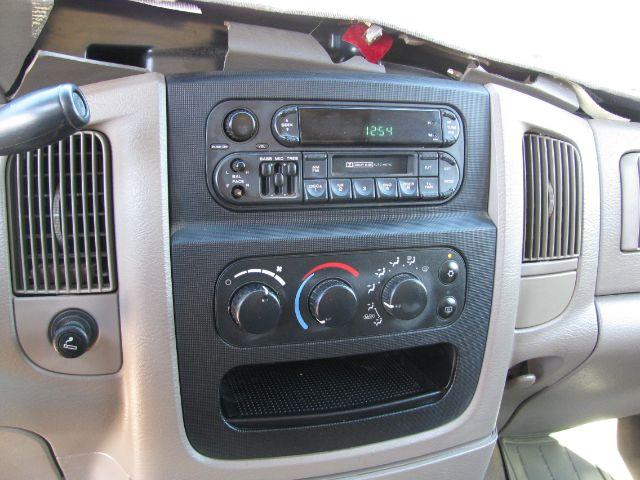 2002 Green Dodge Ram 1500 ST (3D7HU18Z12G) with an Magnum 5.9L V-8 regular gasoline engine, Automatic transmission, located at 2443 Albert Pike, Hot Springs, AR, 71913, (501) 623-6255, 34.492222, -93.109993- Photo#11